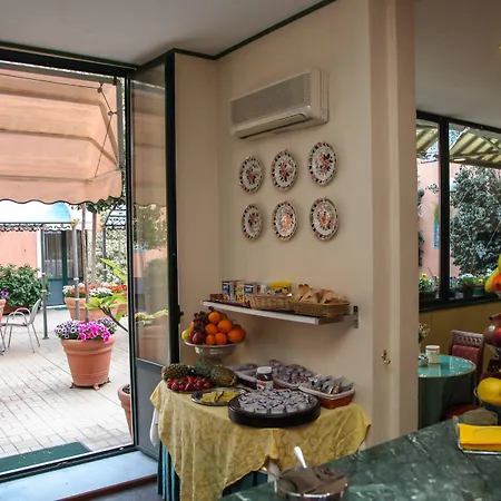 Ξενοδοχείο Romeo 3*